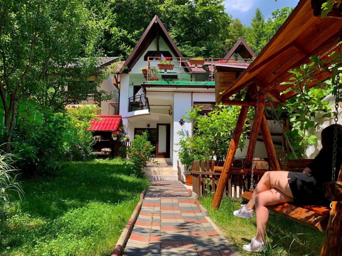 Отель Casa Olanesti Бэи­ле-Олэ­неш­ти Экстерьер фото