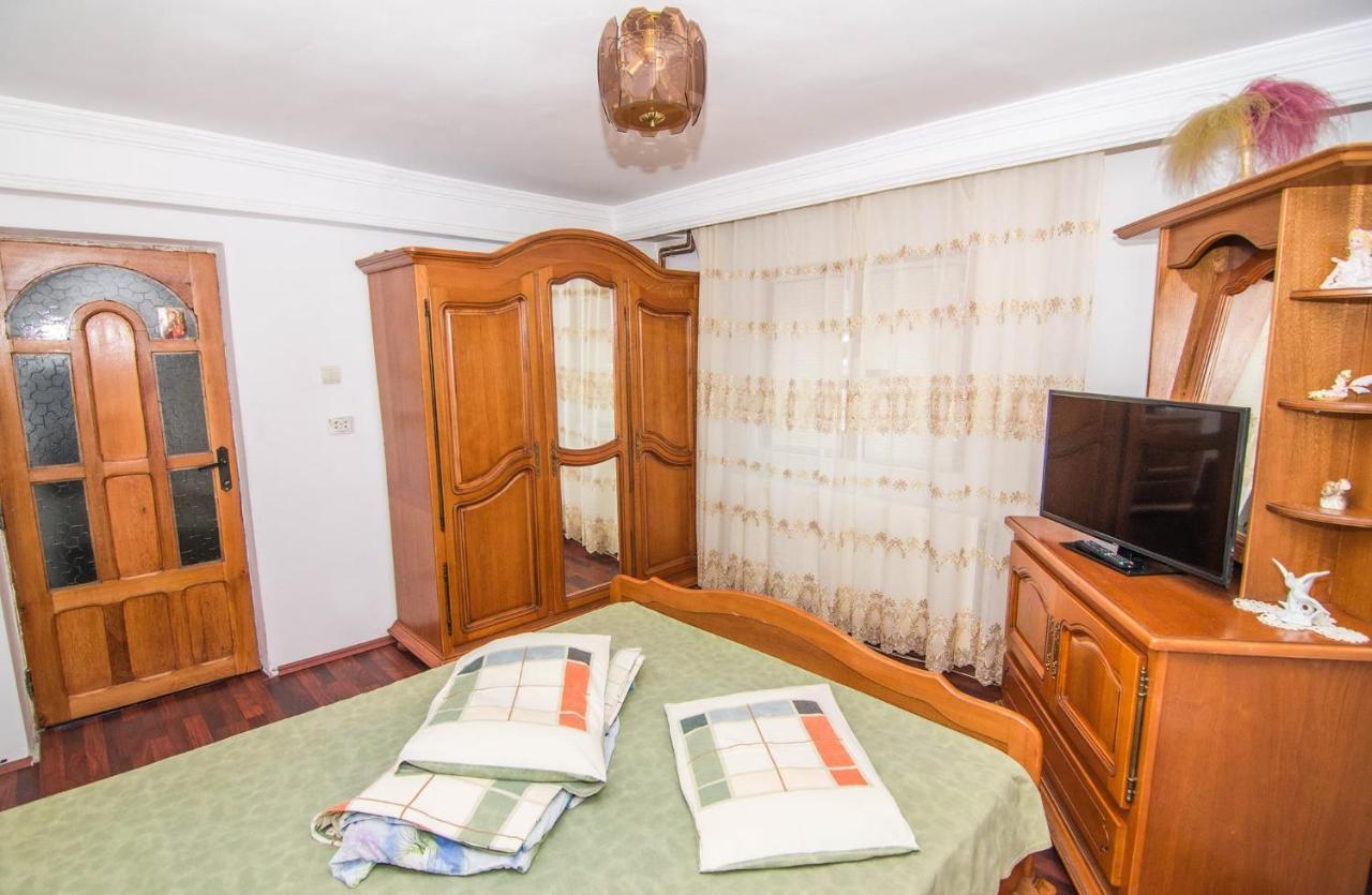 Отель Casa Olanesti Бэи­ле-Олэ­неш­ти Экстерьер фото