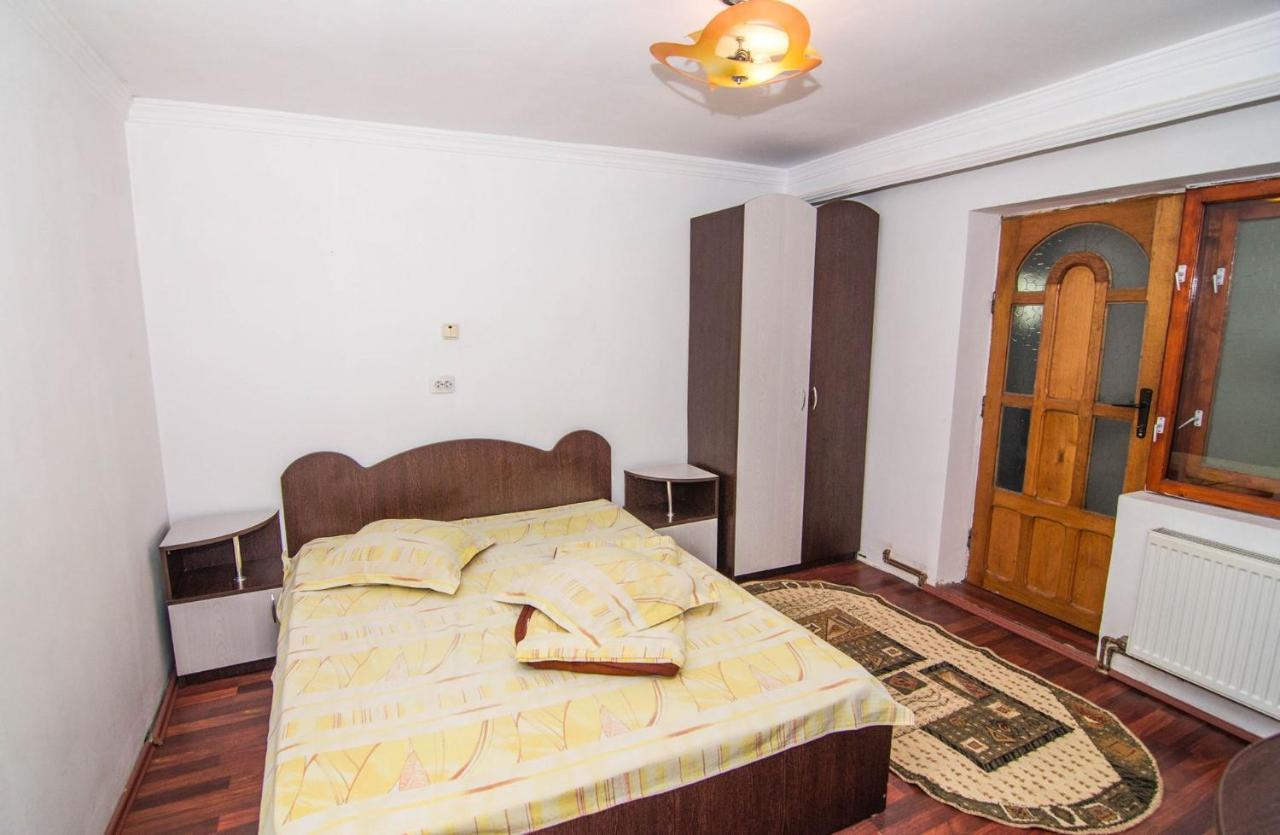 Отель Casa Olanesti Бэи­ле-Олэ­неш­ти Экстерьер фото