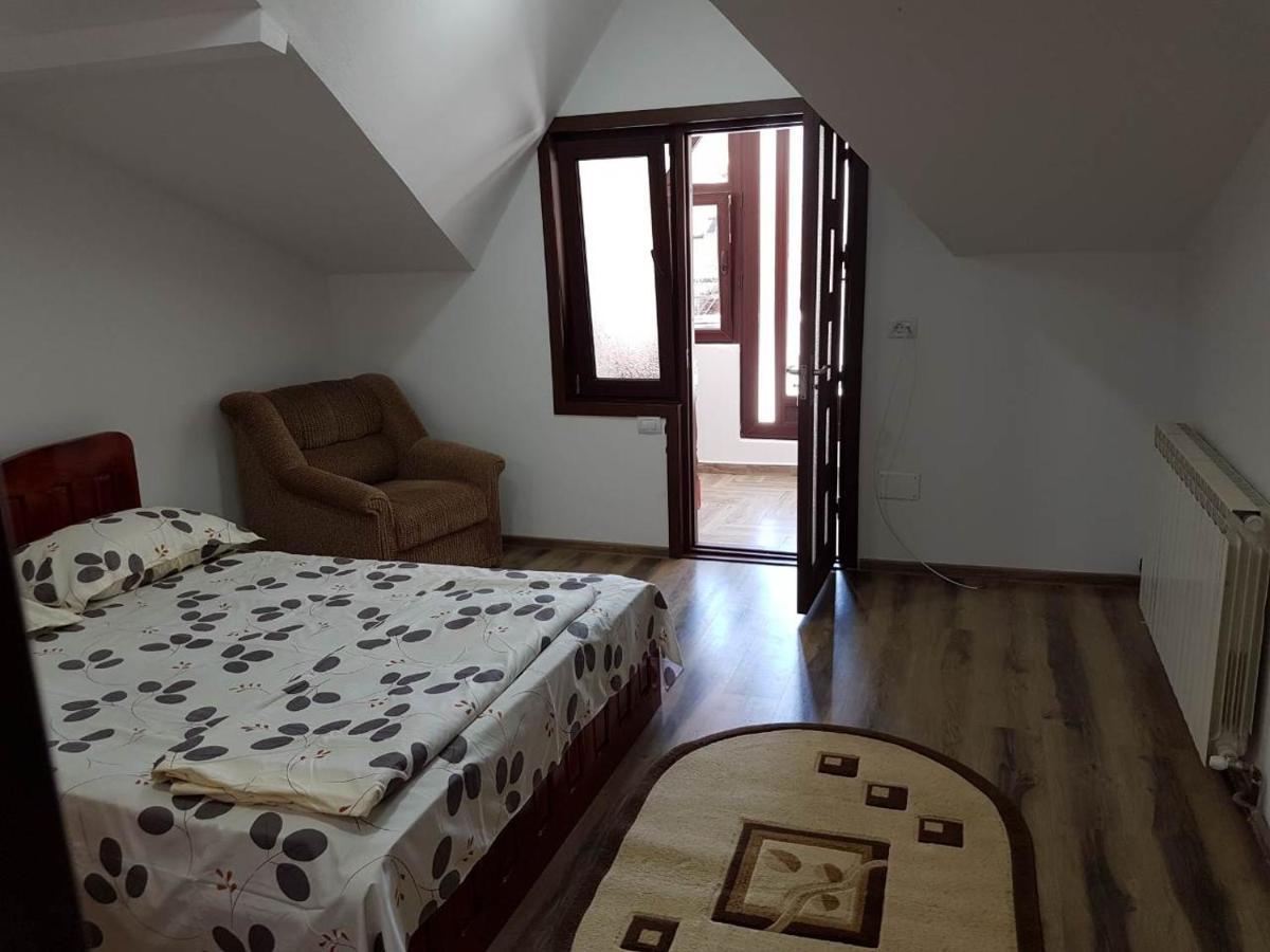Отель Casa Olanesti Бэи­ле-Олэ­неш­ти Экстерьер фото