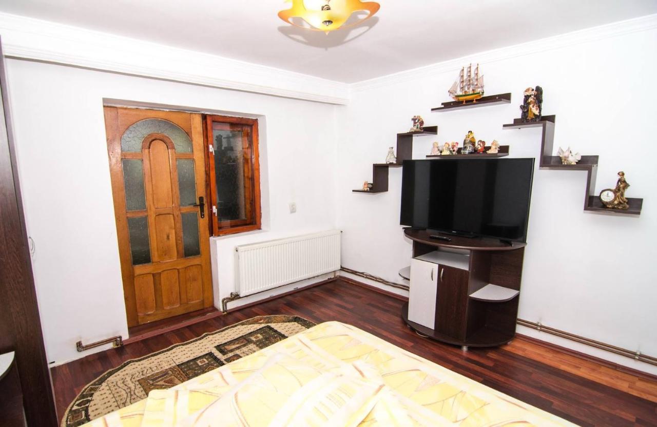 Отель Casa Olanesti Бэи­ле-Олэ­неш­ти Экстерьер фото